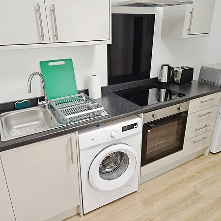 Comfy 3-bed In Redfield - Near Centre